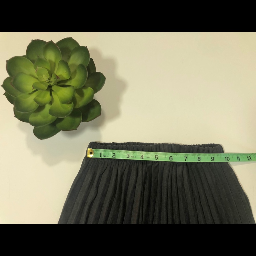 OAK+FORT Accordion Style Gray Skirt One Size - Picture 3 of 7